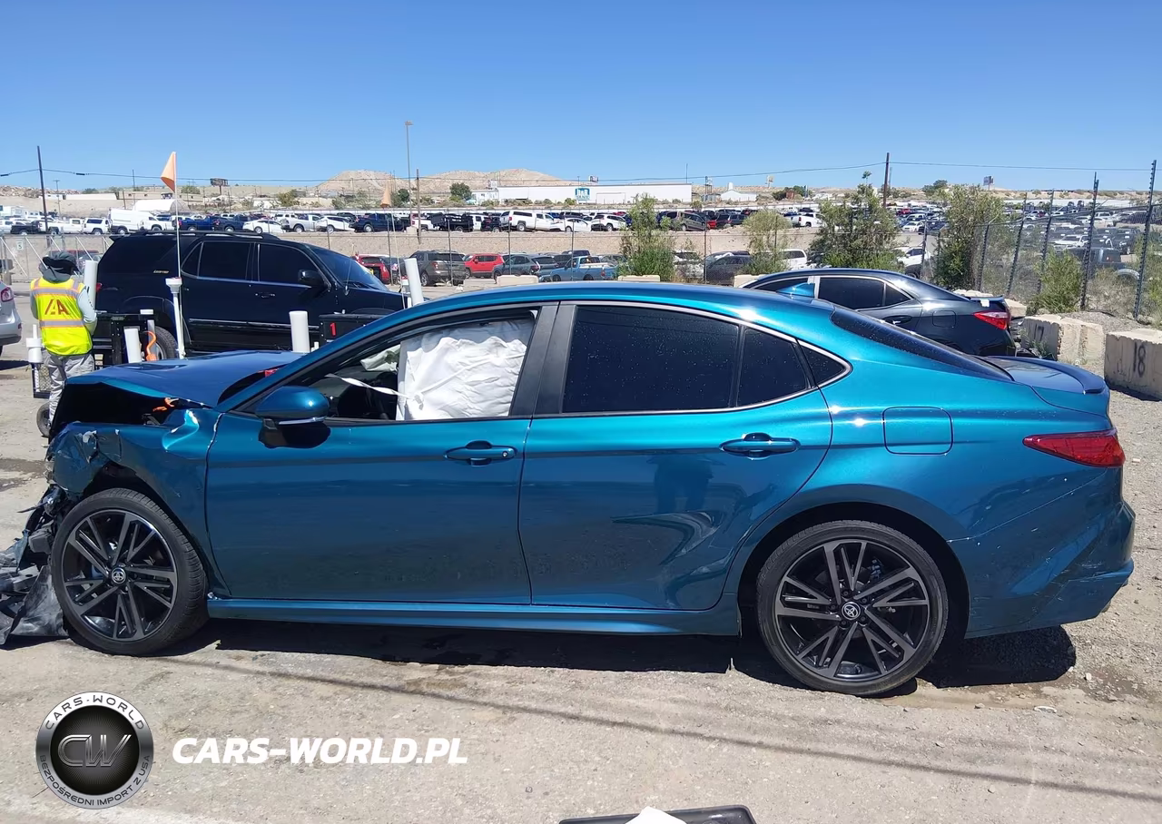 2025 Toyota Camry Xse VIN:4T1DAACK7SU527591 - 13