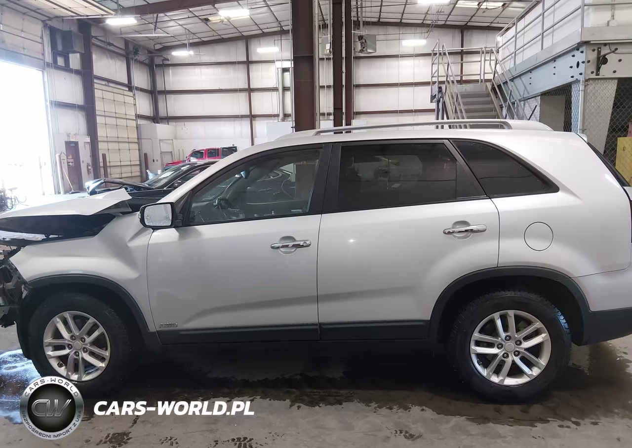 2014 Kia Sorento Lx VIN:5XYKTCA63EG483845 - 15