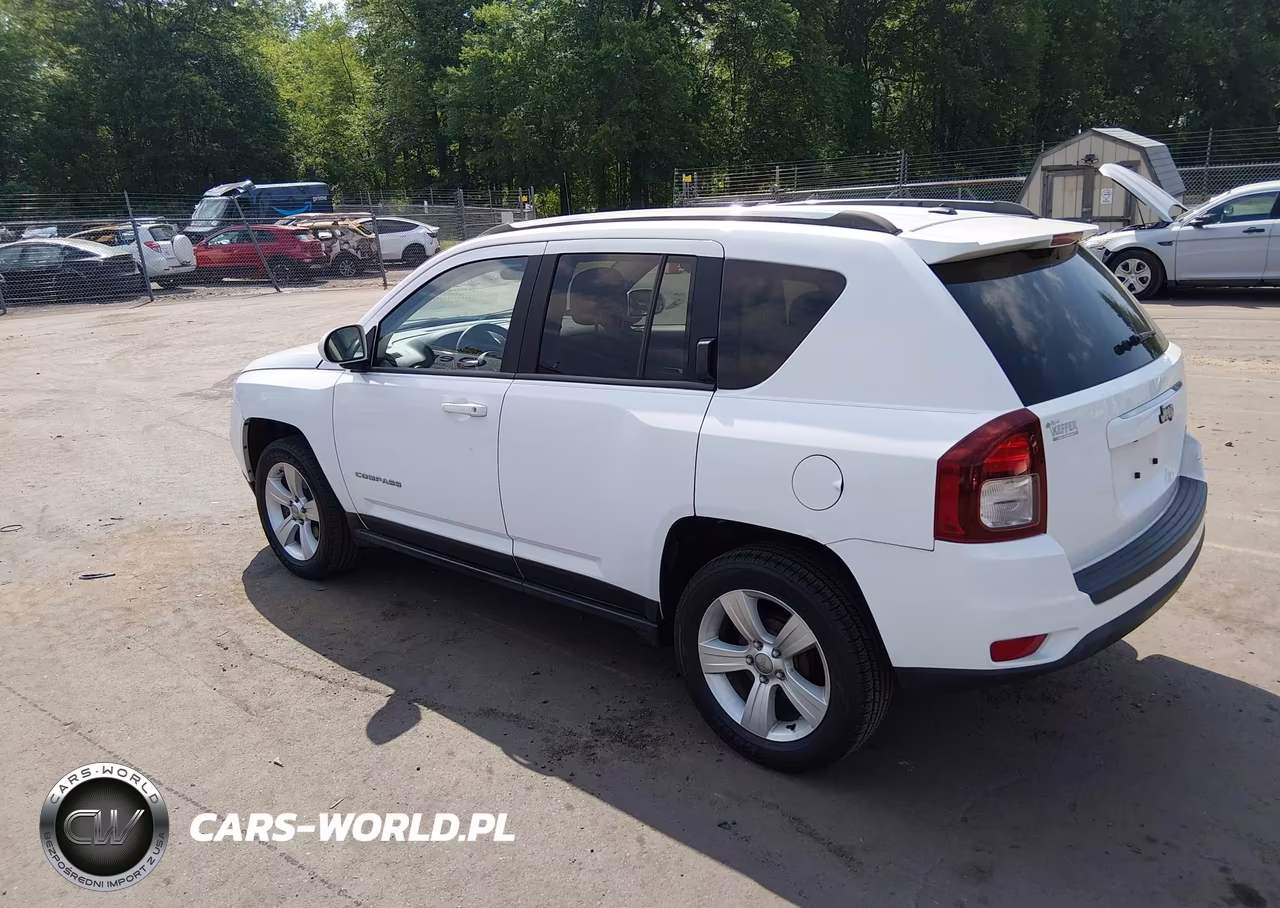 2014 Jeep Compass Latitude VIN:1C4NJCEA8ED509615 - 3