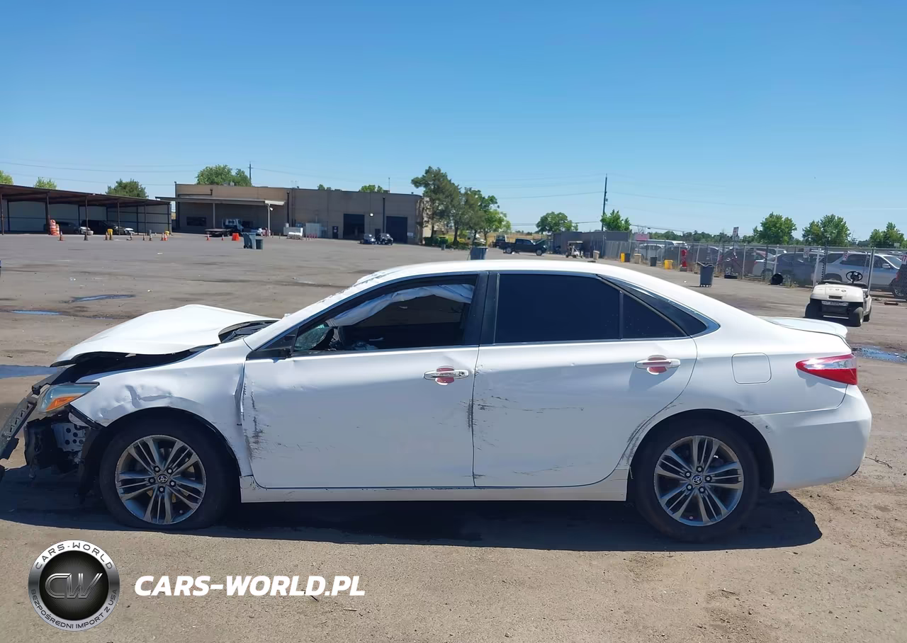 2015 Toyota Camry Se VIN:4T1BF1FK7FU085888 - 13