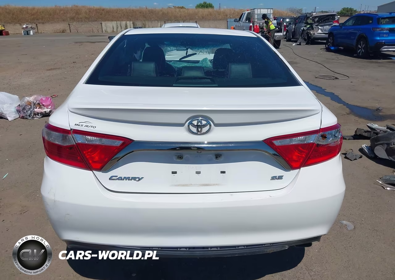 2015 Toyota Camry Se VIN:4T1BF1FK7FU085888 - 15