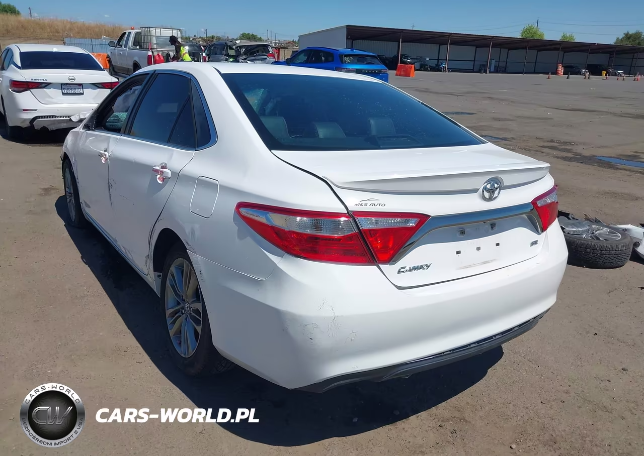 2015 Toyota Camry Se VIN:4T1BF1FK7FU085888 - 3
