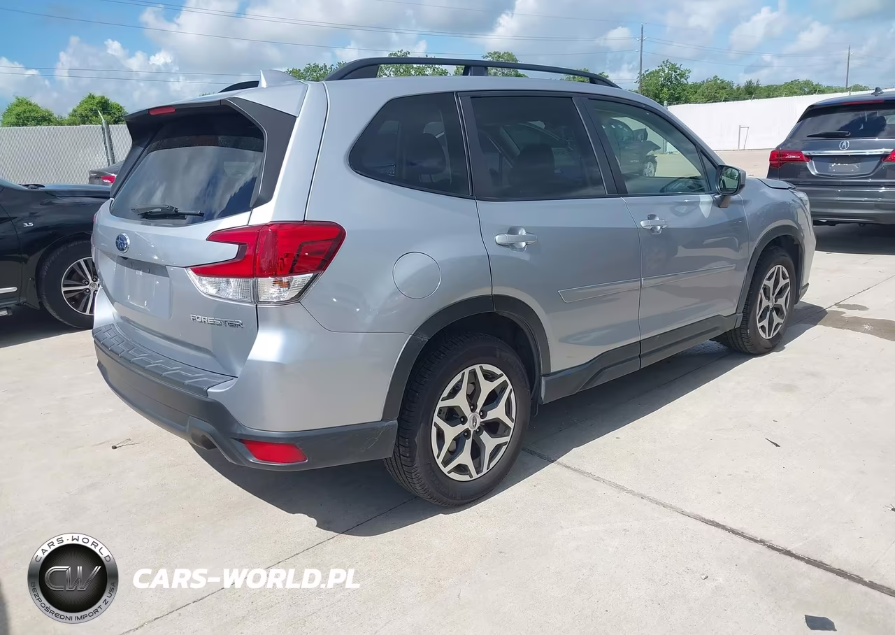 2021 Subaru Forester Premium VIN:JF2SKAJC2MH468001 - 4