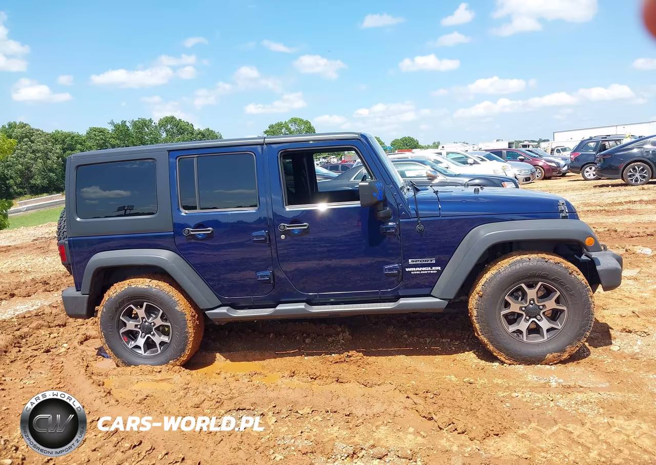 2013 Jeep Wrangler Unlimited Sport VIN:1C4BJWDG6DL529652 - 13
