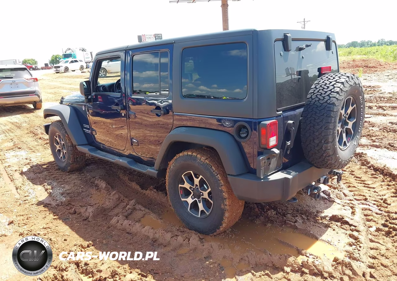 2013 Jeep Wrangler Unlimited Sport VIN:1C4BJWDG6DL529652 - 3