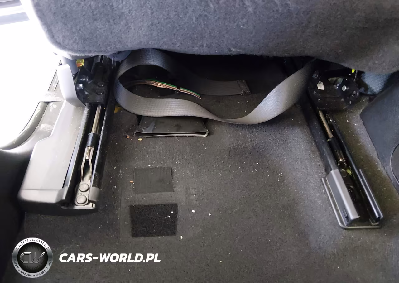 2019 Chevrolet Tahoe Ls VIN:1GNSKAEC7KR347990 - 16