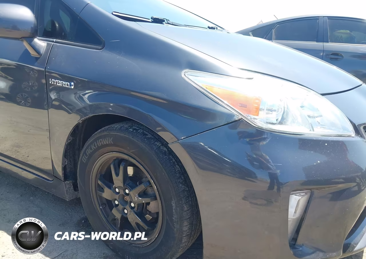 2013 Toyota Prius Four VIN:JTDKN3DUXD1621528 - 17