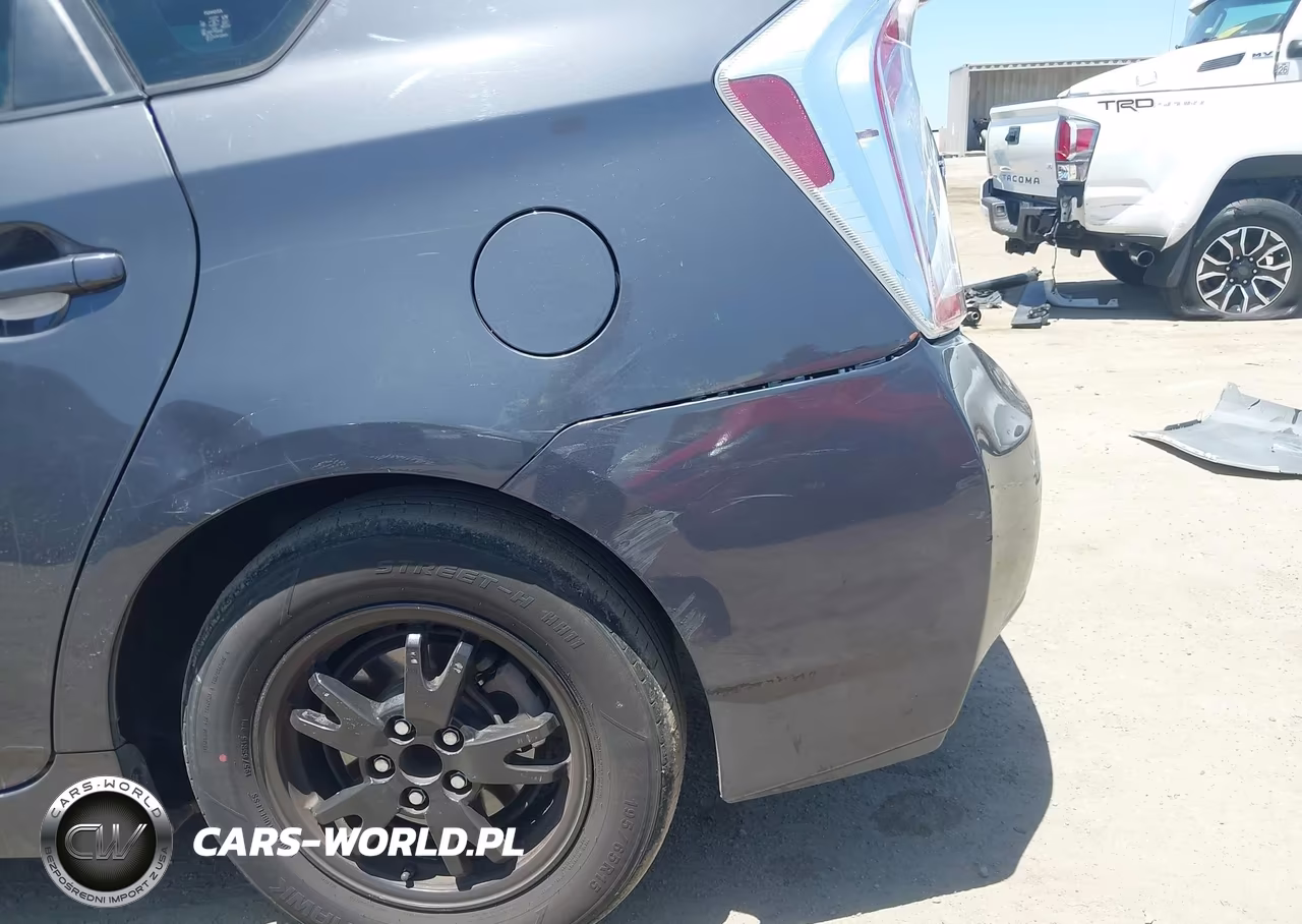 2013 Toyota Prius Four VIN:JTDKN3DUXD1621528 - 18