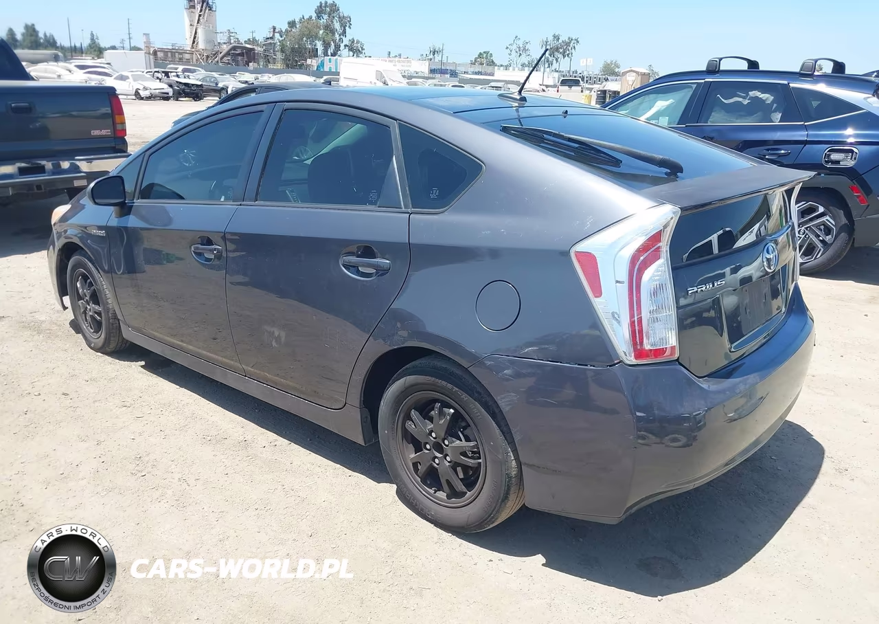2013 Toyota Prius Four VIN:JTDKN3DUXD1621528 - 3