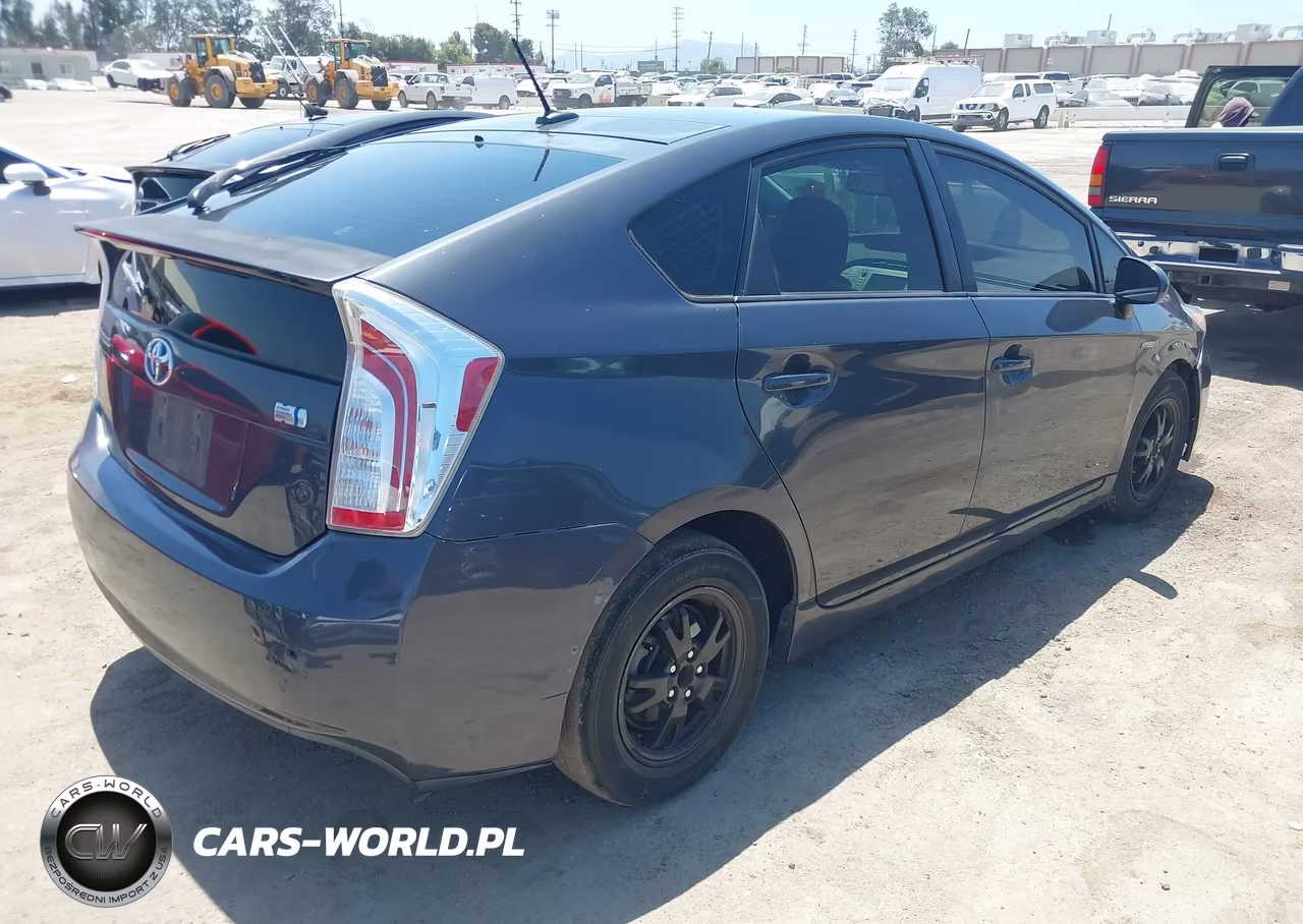 2013 Toyota Prius Four VIN:JTDKN3DUXD1621528 - 4