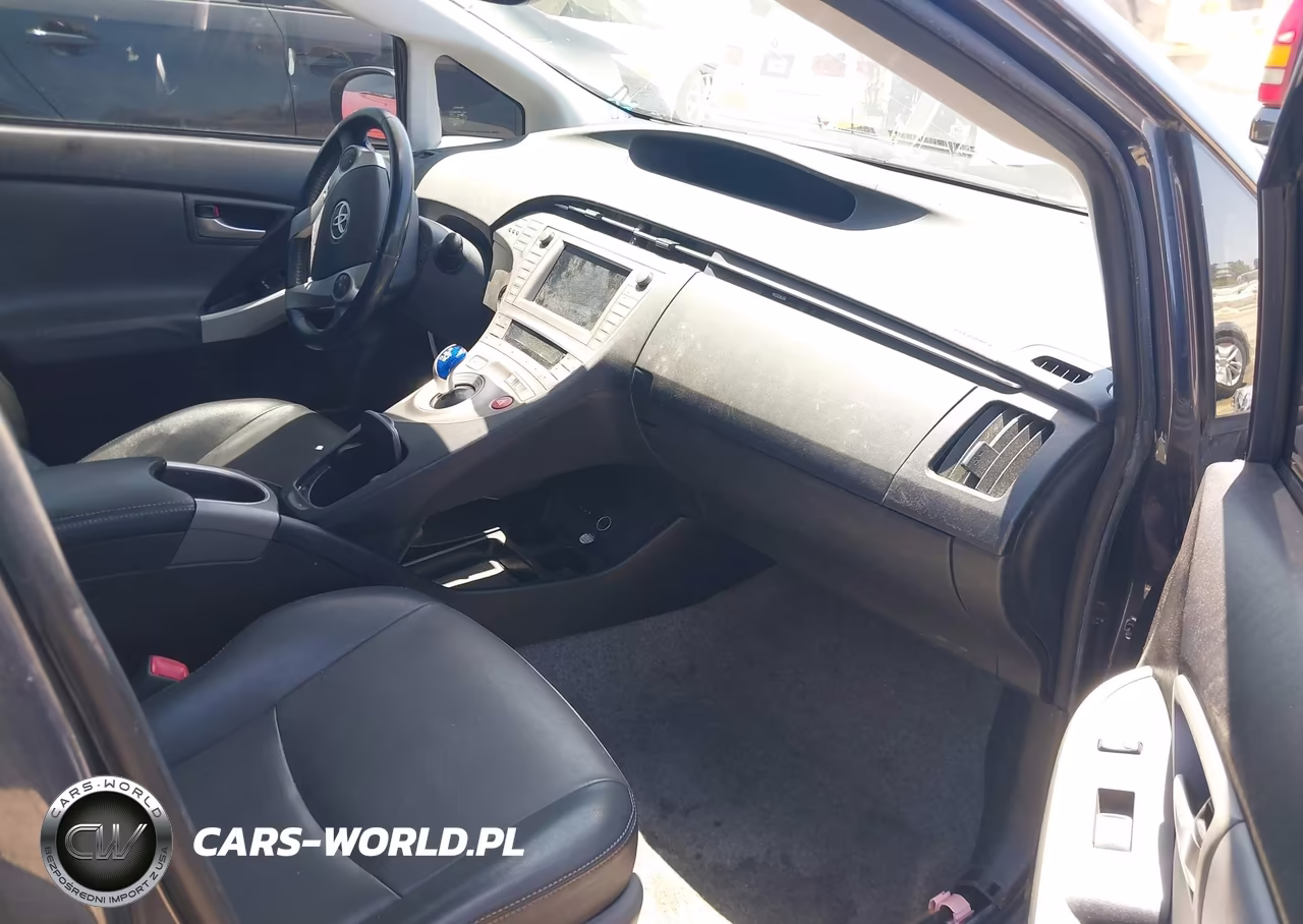 2013 Toyota Prius Four VIN:JTDKN3DUXD1621528 - 5