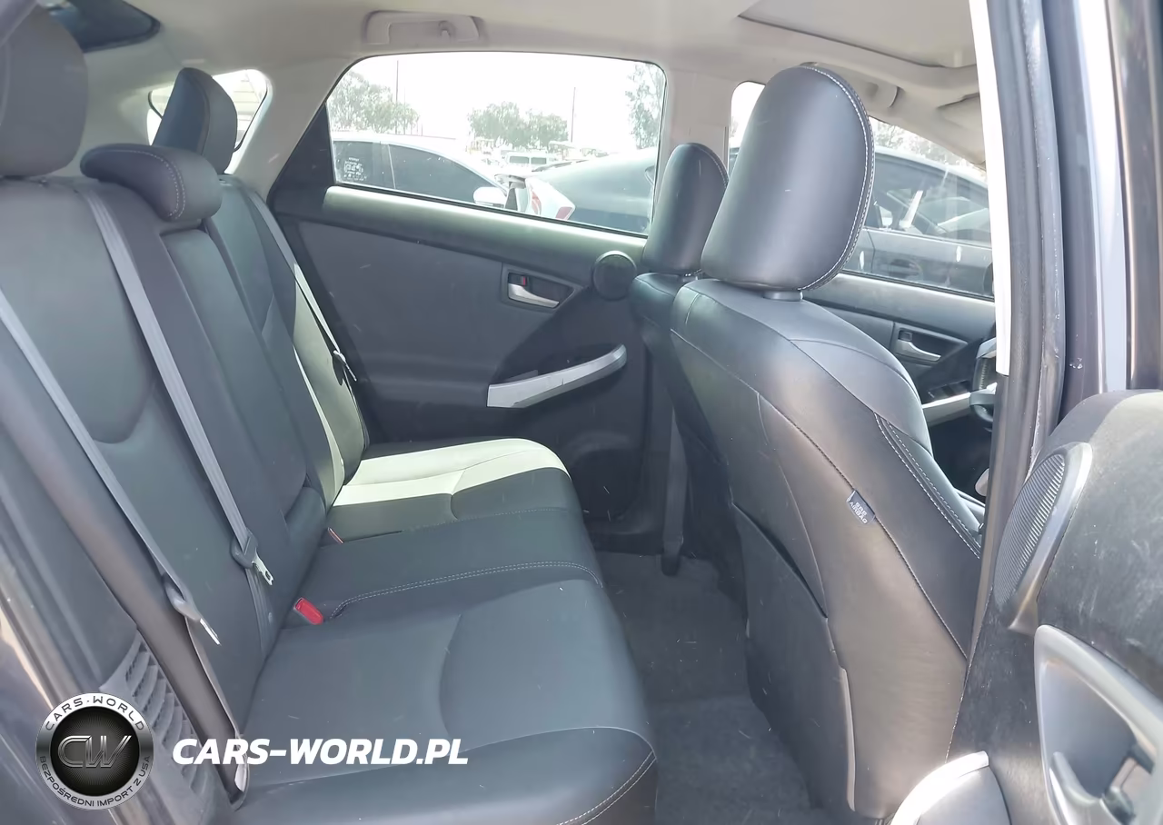2013 Toyota Prius Four VIN:JTDKN3DUXD1621528 - 8