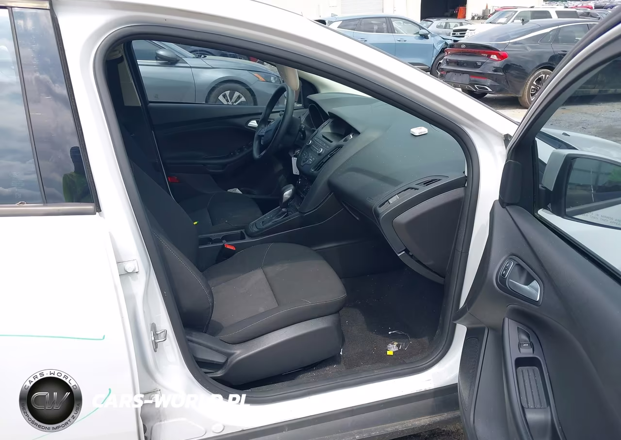 2017 Ford Focus Se VIN:1FADP3K25HL336272 - 5
