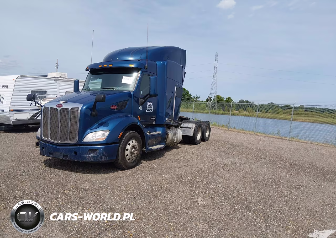 2015 Peterbilt 579 VIN:1XPBDP9X1FD280758 - 2