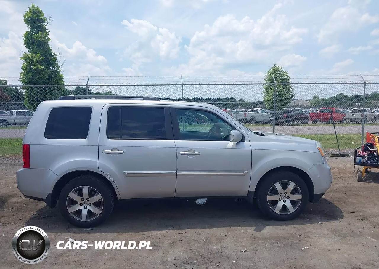 2015 Honda Pilot Touring VIN:5FNYF4H91FB055210 - 13
