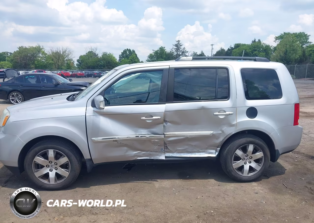 2015 Honda Pilot Touring VIN:5FNYF4H91FB055210 - 14