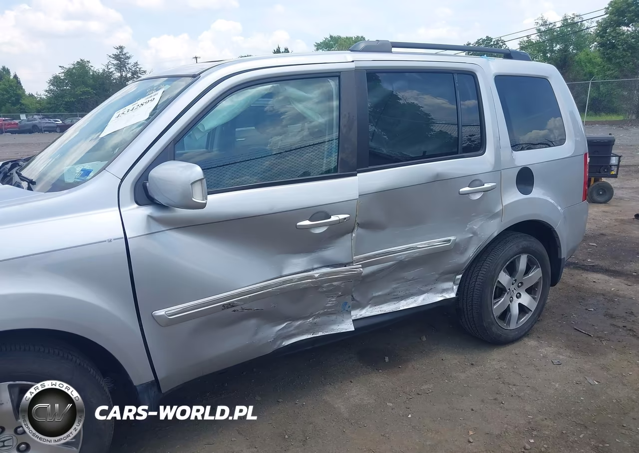 2015 Honda Pilot Touring VIN:5FNYF4H91FB055210 - 6