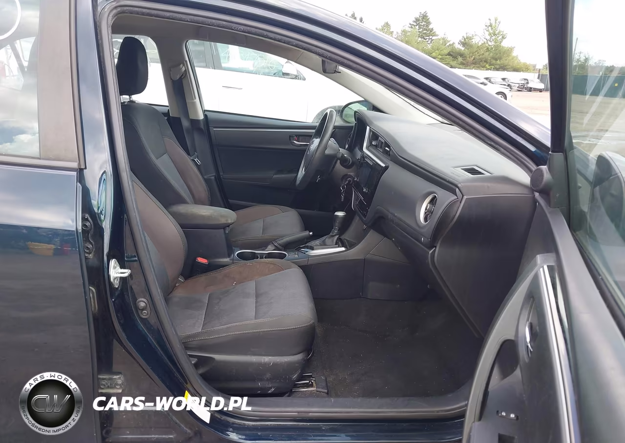 2018 Toyota Corolla Le VIN:2T1BURHEXJC009023 - 5