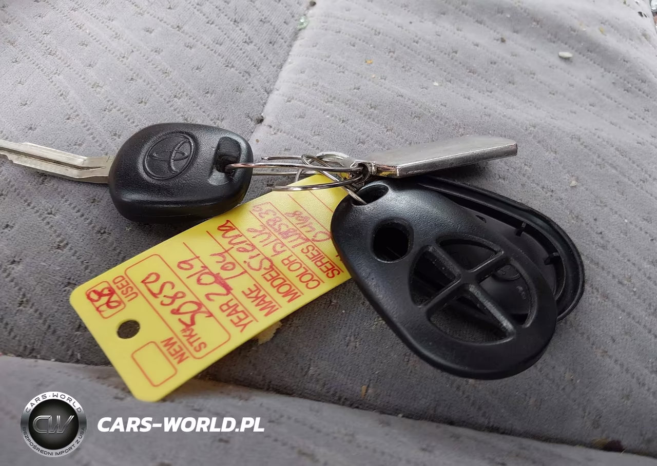2019 Toyota Sienna Le 7 Passenger VIN:5TDJZ3DC8KS220468 - 11
