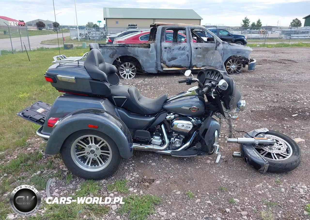 2022 Harley-Davidson Flhtcutg VIN:1HD1MAF17NB852757 - 12
