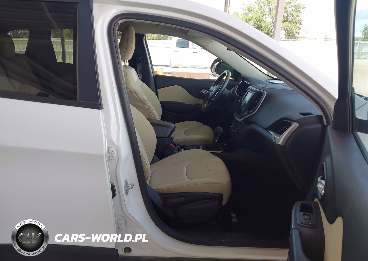 2016 Jeep Cherokee Sport VIN:1C4PJMAB4GW313904 - 5