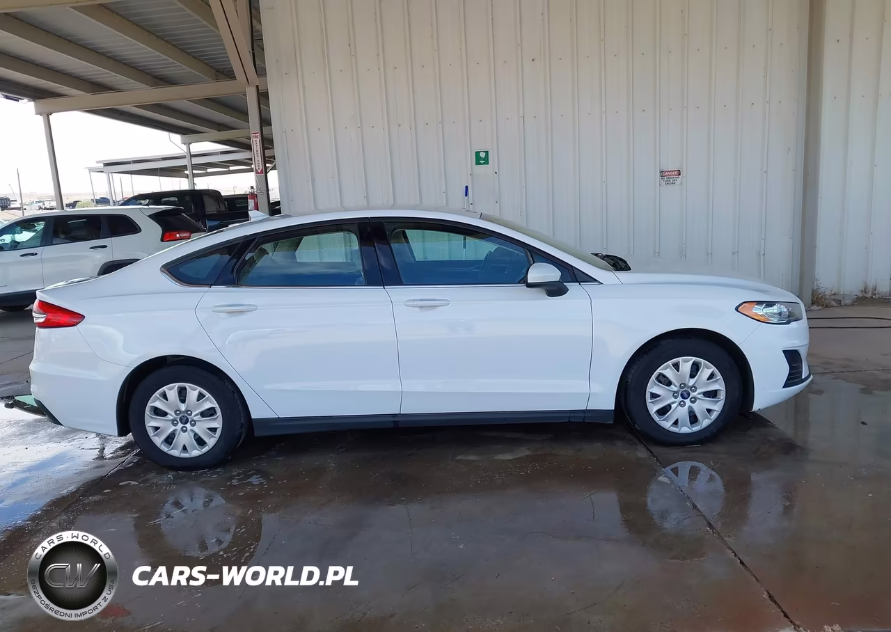 2020 Ford Fusion S VIN:3FA6P0G71LR201568 - 13
