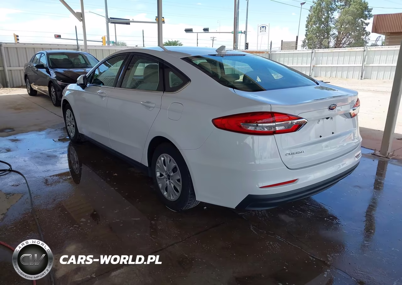 2020 Ford Fusion S VIN:3FA6P0G71LR201568 - 3