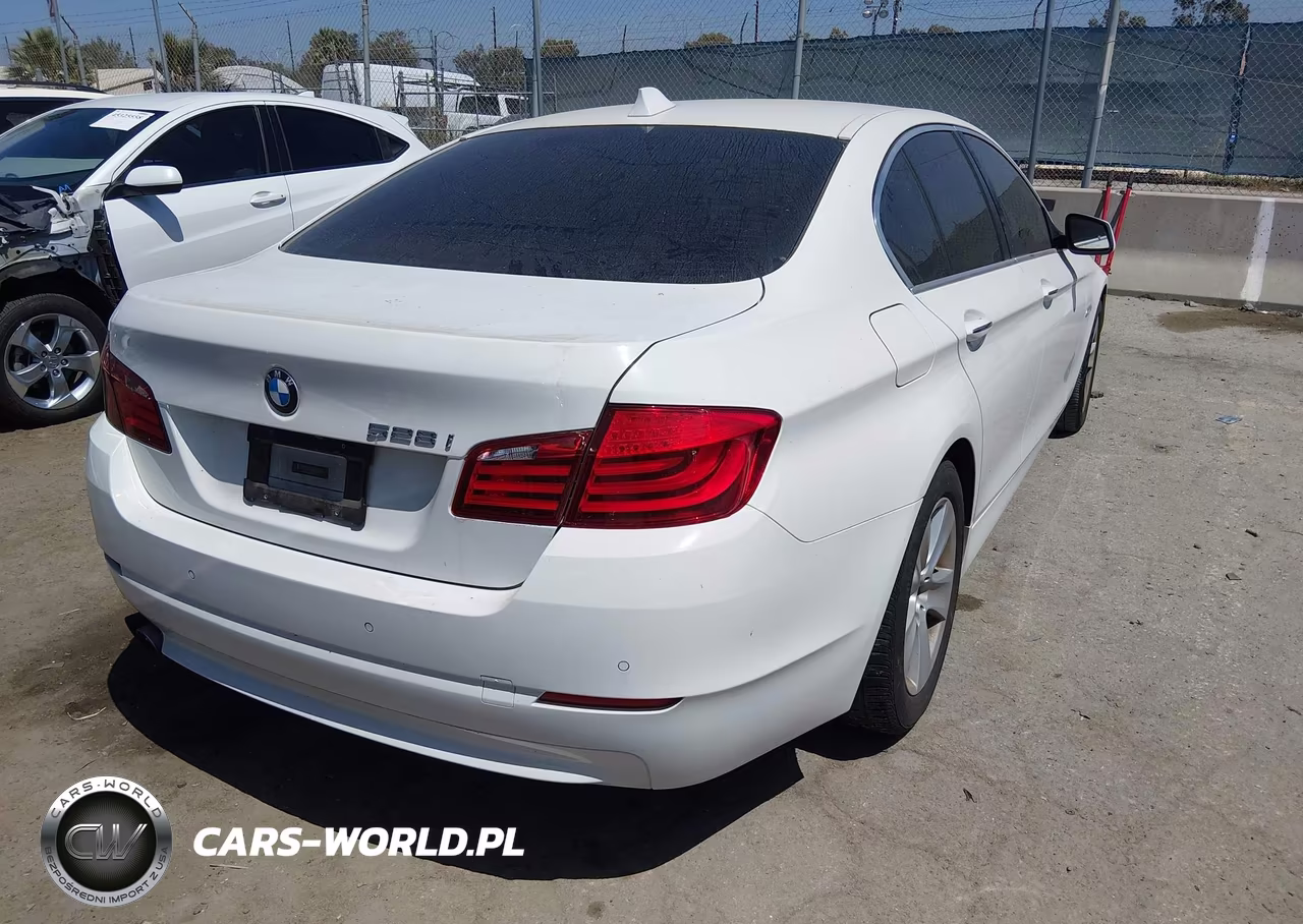 2012 BMW 528I VIN:WBAXG5C55CDX03831 - 4