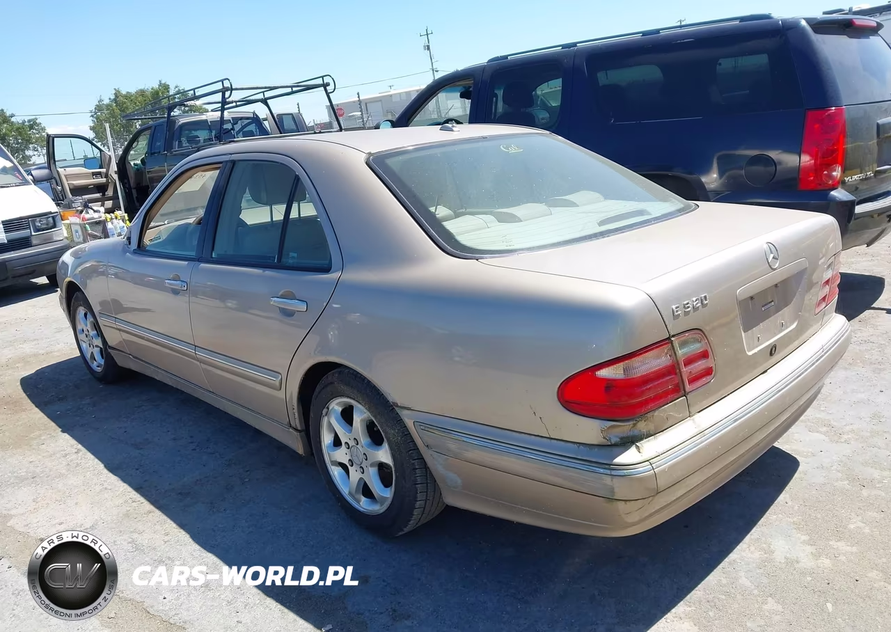 2000 Mercedes-Benz E 320 VIN:WDBJF65J2YB096350 - 3