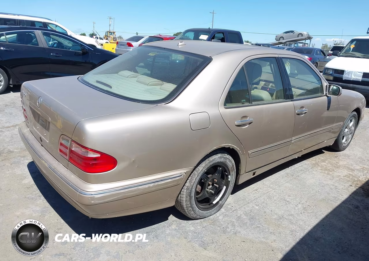 2000 Mercedes-Benz E 320 VIN:WDBJF65J2YB096350 - 4
