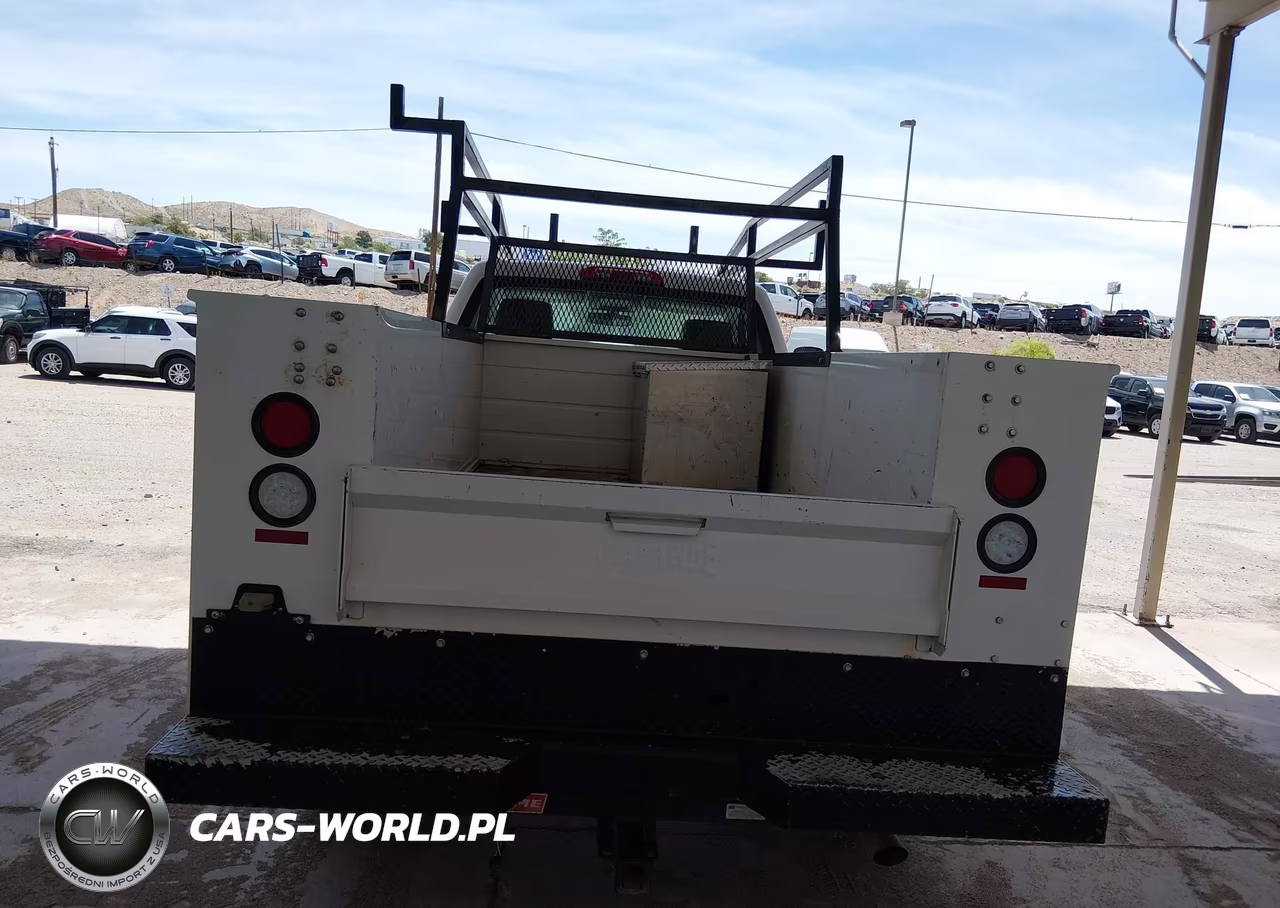 2015 Chevrolet Silverado 2500Hd Wt VIN:1GB0CUEGXFZ126105 - 16