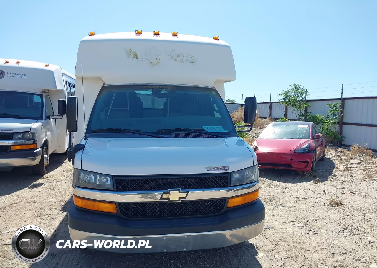 2016 Chevrolet Express Cutaway 3500 Diesel VIN:1GB3GRBL3G1230662 - 17