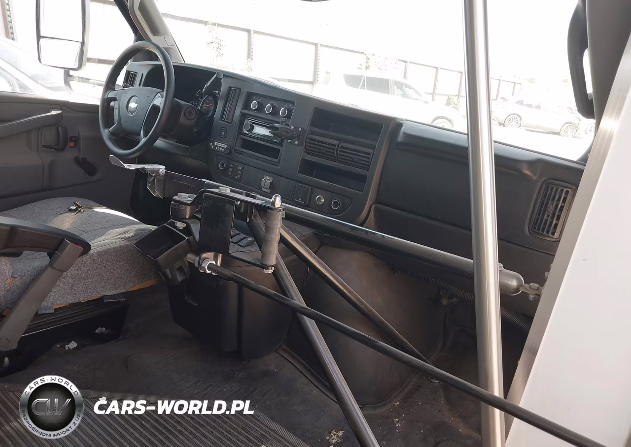 2016 Chevrolet Express Cutaway 3500 Diesel VIN:1GB3GRBL3G1230662 - 5