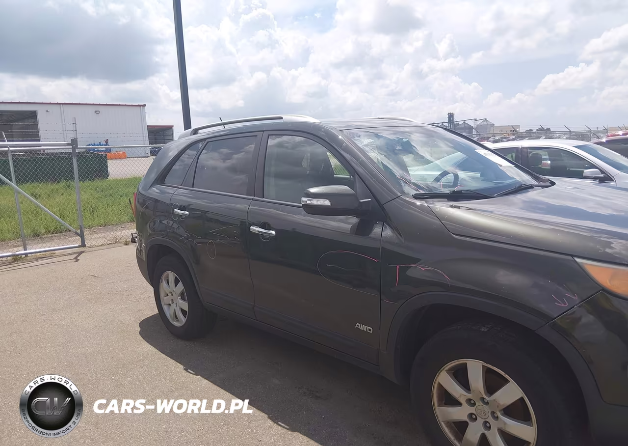 2011 Kia Sorento Lx VIN:5XYKTCA13BG141845 - 13
