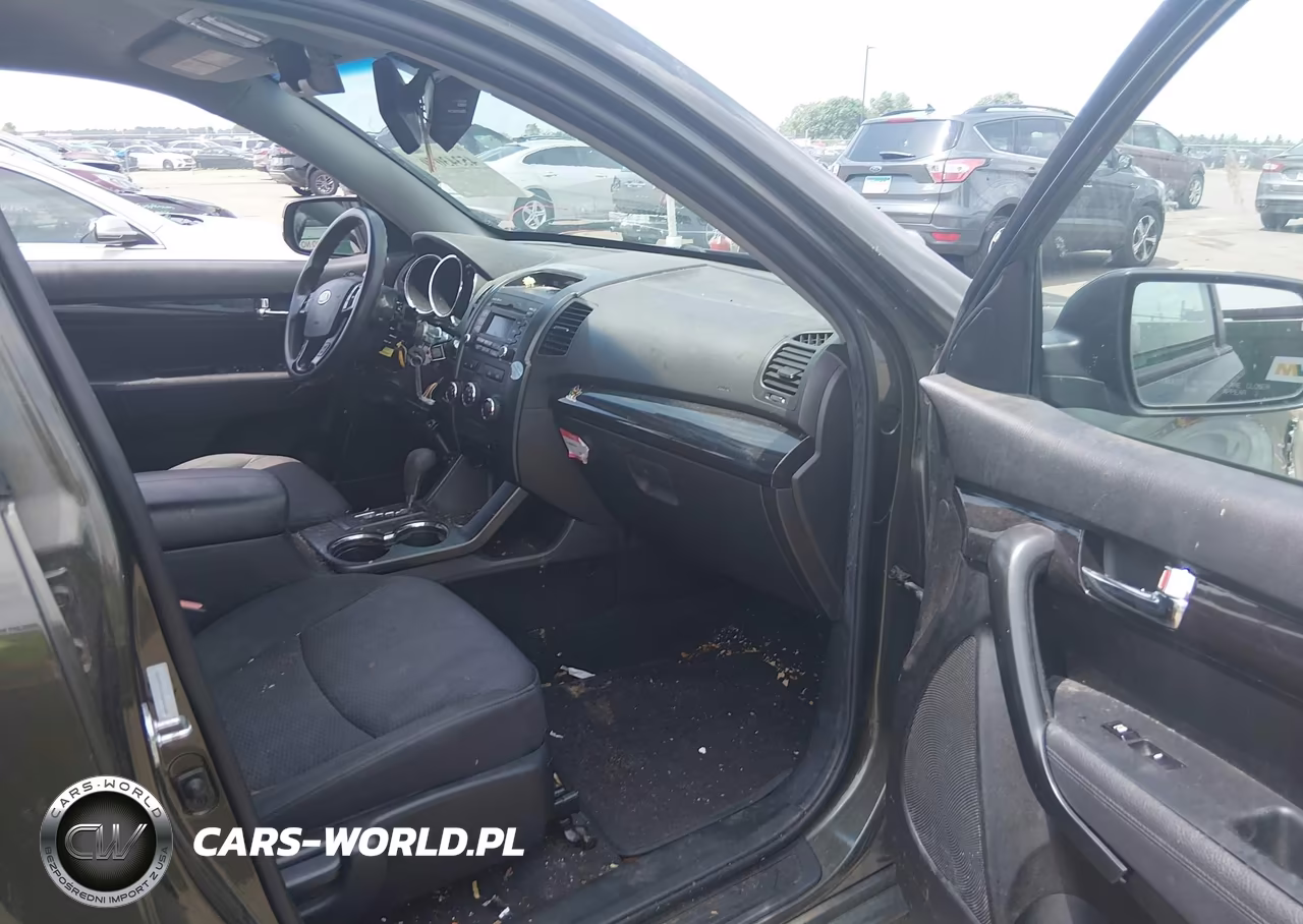 2011 Kia Sorento Lx VIN:5XYKTCA13BG141845 - 5
