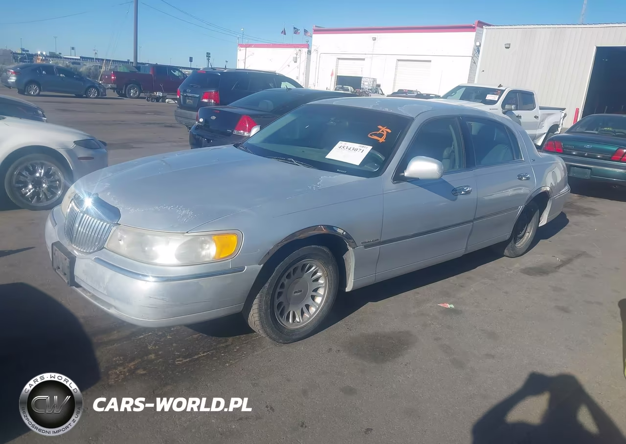 1999 Lincoln Town Car Cartier VIN:1LNHM83W3XY641673 - 2