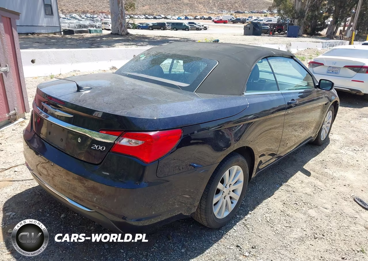 2011 Chrysler 200 Touring VIN:1C3BC2EB4BN530231 - 4