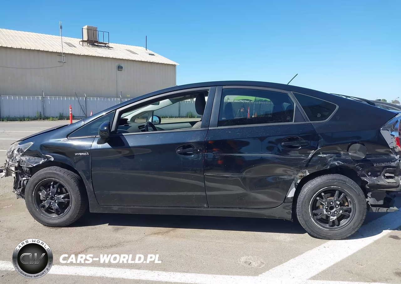 2013 Toyota Prius Two VIN:JTDKN3DU1D5578299 - 15