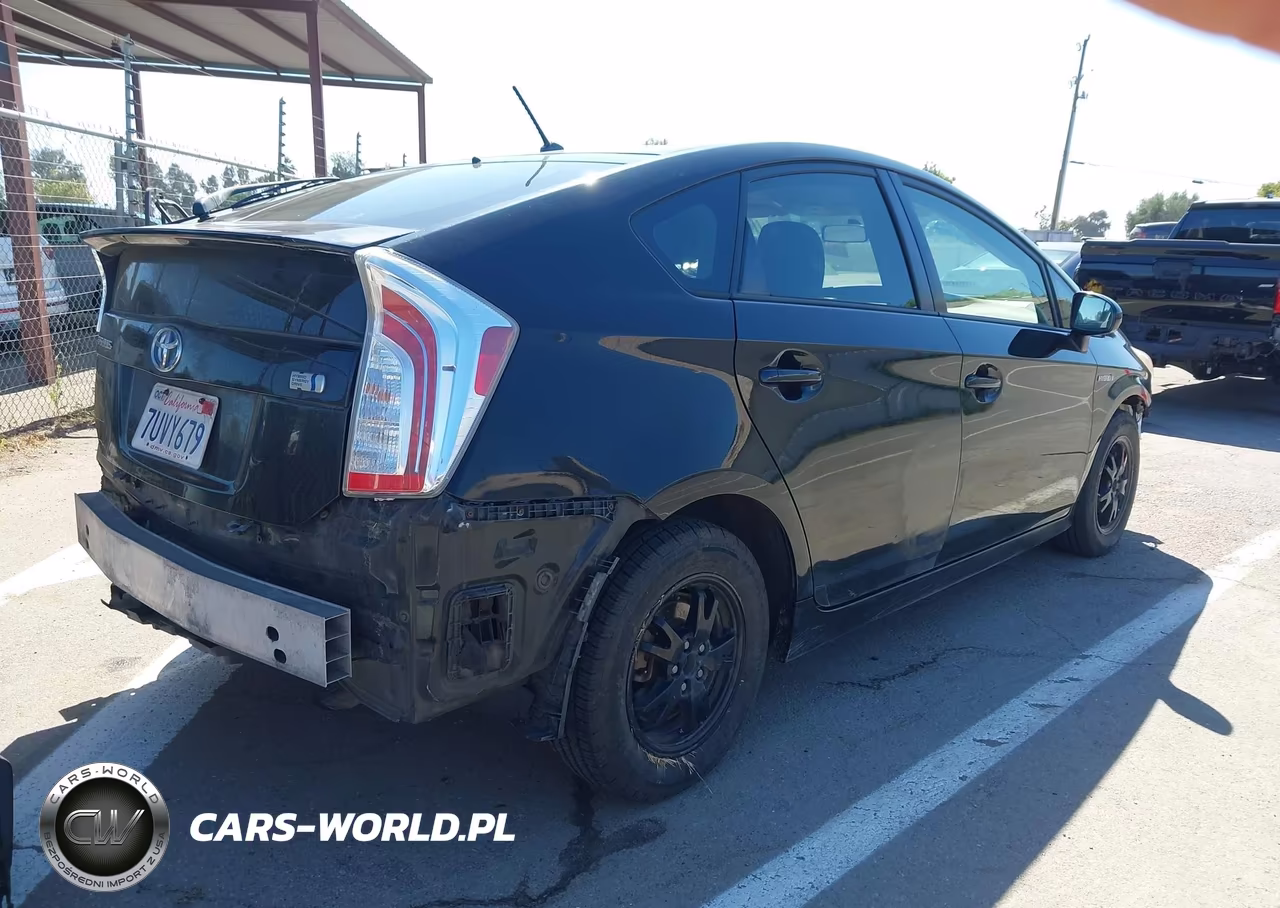 2013 Toyota Prius Two VIN:JTDKN3DU1D5578299 - 4