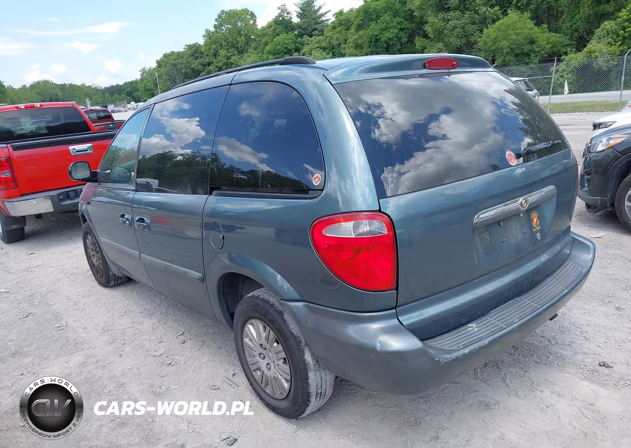 2006 Chrysler Town & Country VIN:1A4GP45R86B710747 - 3