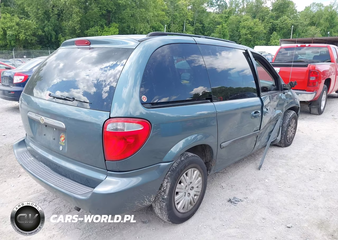 2006 Chrysler Town & Country VIN:1A4GP45R86B710747 - 4
