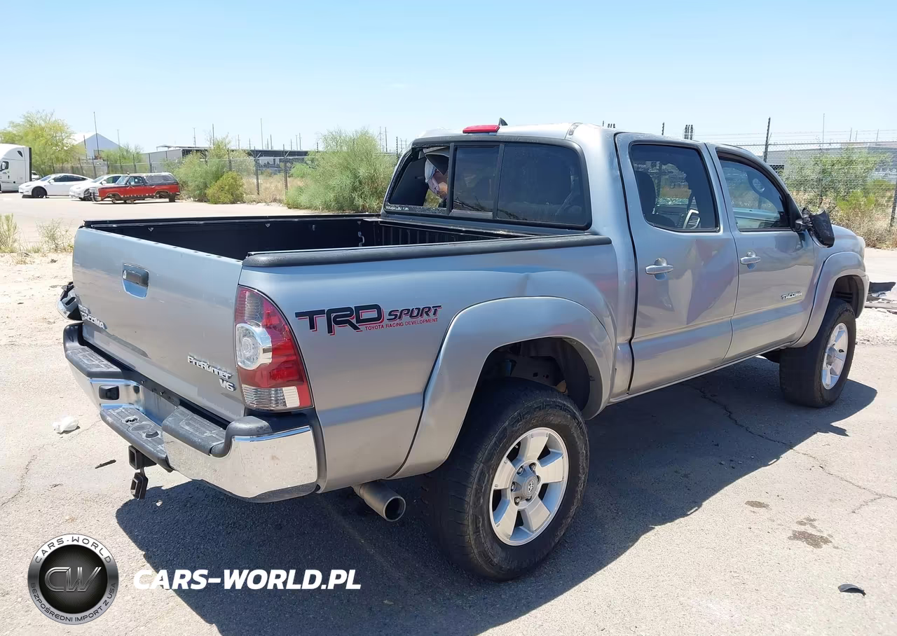 2014 Toyota Tacoma Prerunner V6 VIN:3TMJU4GNXEM170985 - 4