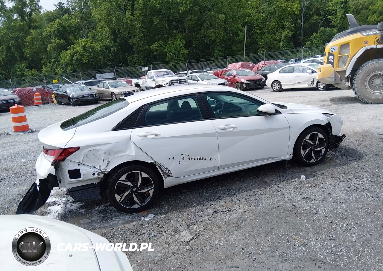 2023 Hyundai Elantra Sel VIN:5NPLS4AG2PH114699 - 4