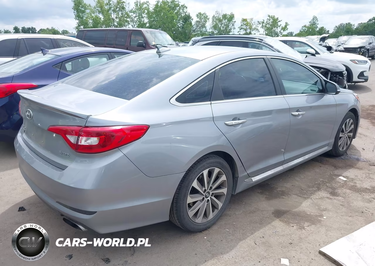 2017 Hyundai Sonata Sport VIN:5NPE34AF9HH536564 - 4