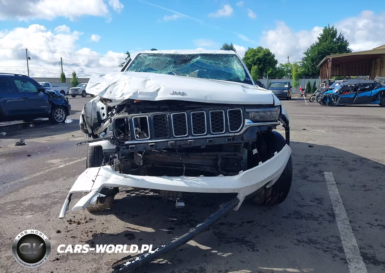 2023 Jeep Grand Cherokee L Laredo 4X4 VIN:1C4RJKAG6P8793828 - 12