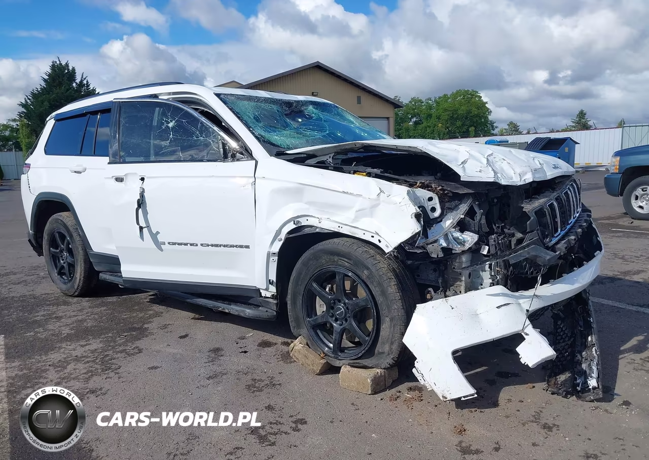2023 Jeep Grand Cherokee L Laredo 4X4 VIN:1C4RJKAG6P8793828 - 17