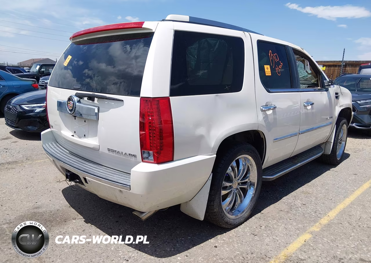 2011 Cadillac Escalade Luxury VIN:1GYS3BEF2BR111635 - 4