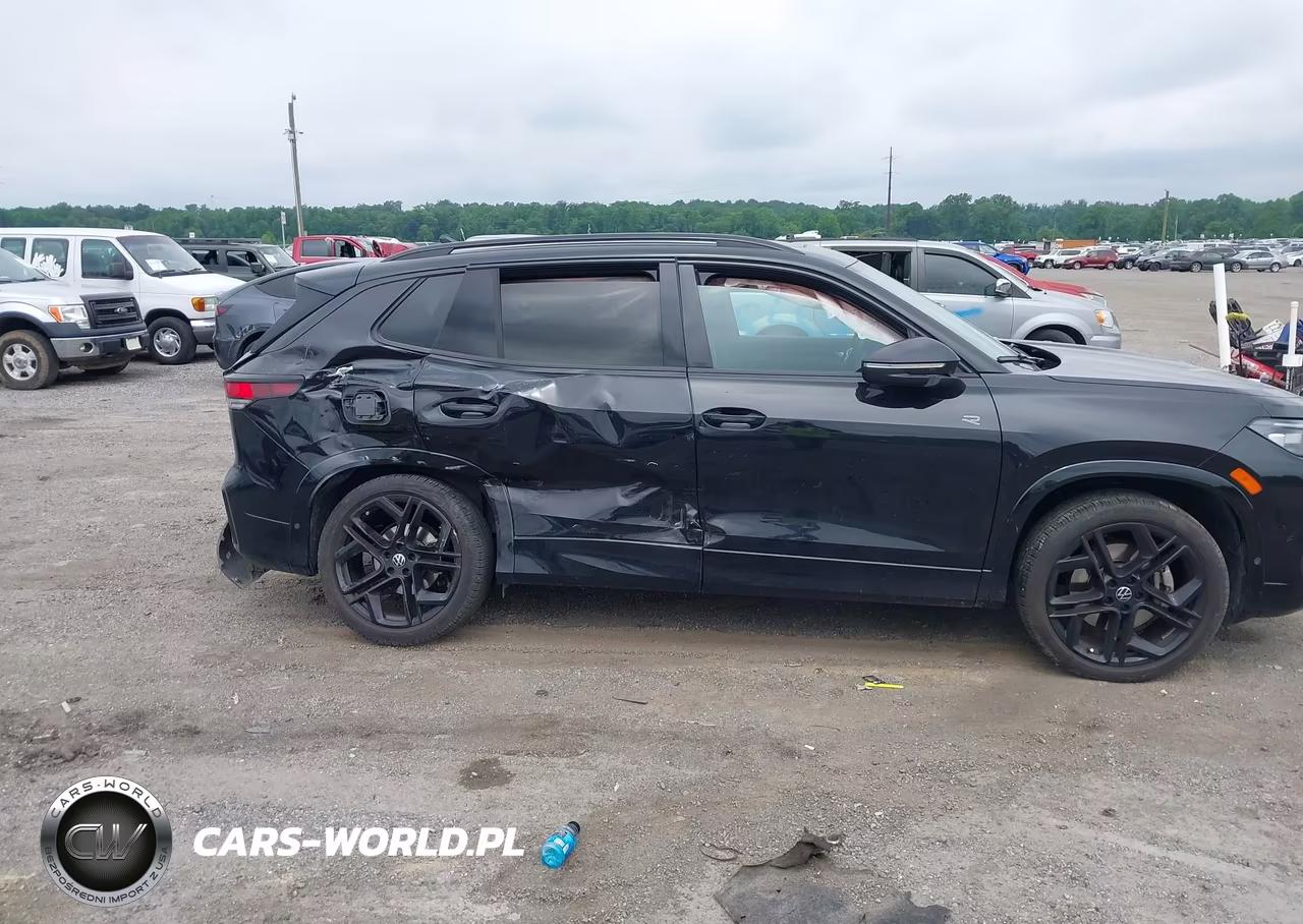 2025 Volkswagen Tiguan 2.0T Se R-Line Black VIN:3VVGR7RM4SM026525 - 13