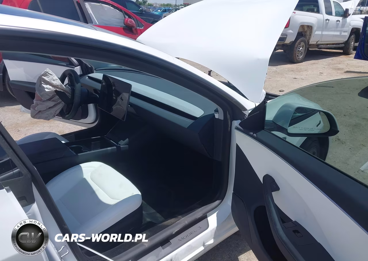 2025 Tesla Model 3 VIN:5YJ3E1EA0SF030786 - 5