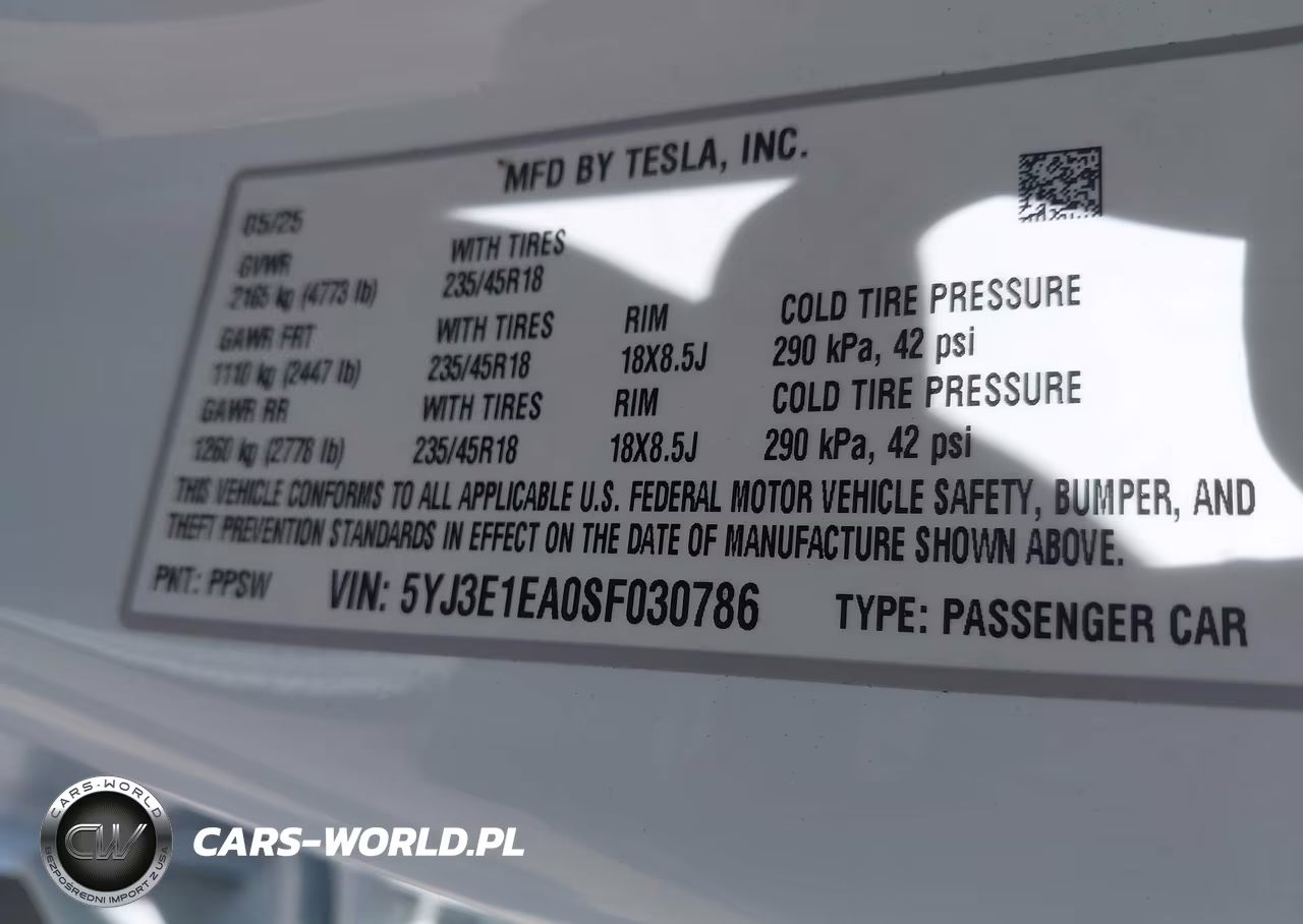 2025 Tesla Model 3 VIN:5YJ3E1EA0SF030786 - 9